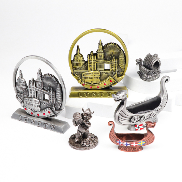 Factory Custom Design Zinc Alloy Tourist Souvenir Metal Figurine Sculpture Mini Statue