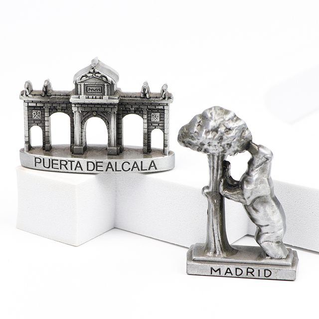 Customized Zinc Alloy Countries Tourist Spain Souvenir Table Decor Mini Figurine Metal Ornament