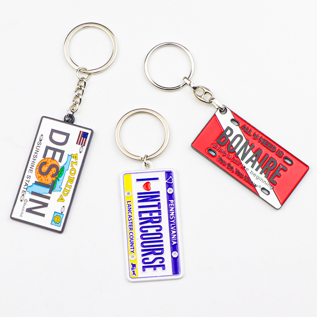 Custom Logo Car License Plate Keychain Metal Island Beach Tourist Souvenir Keyring Key Chain
