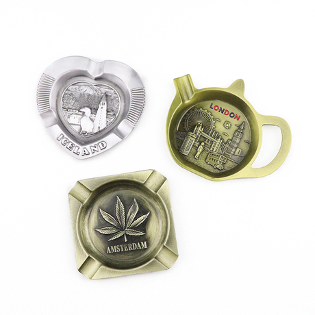 Wholesale Custom Logo Zinc Alloy Metal Countries Tourist Souvenir Portable Cigar Pocket Ashtray