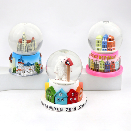 Custom Resin Snowball Snow Globe Souvenir Decorative Resin Crafts Water Snowglobe